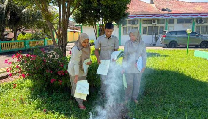 Upaya Jaga Keamanan Administrasi Pertanahan, Kantor Pertanahan Kabupaten Agam Musnahkan Blanko Sertipikat Rusak dan Usang