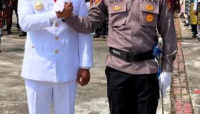 IPTU Rio Putra Sukses Pimpin Upacara HUT RI ke-81, Bupati Pelalawan Beri Apresiasi Langsung