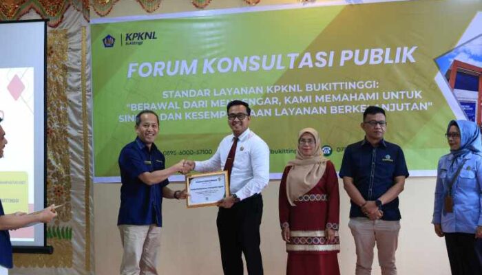 Kantah Agam Sabet Penghargaan Satker Tercepat Penerbitan Sertipikat Hak Pakai