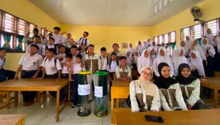Inspiratif! KKN UIN Suska Riau Ajak Pelajar Sorek Dua Peduli Lingkungan Lewat Bank Sampah