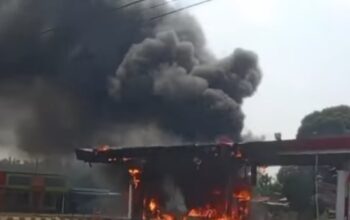 SPBU Lubuk Terap Pelalawan Terbakar: Mobil Diduga Modifikasi Pelansir BBM Meledak, Pengemudi Kabur