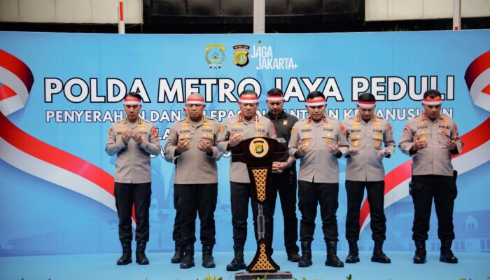 Polda Metro Jaya Kirim 12 Truk Bantuan Kemanusiaan untuk Masyarakat Terdampak Gempa NTT