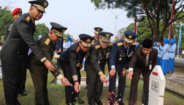 Pangdam XIX Tuanku Tambusai Pimpin Ziarah HUT Ke-81 TNI