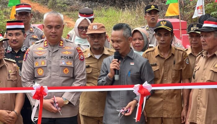 Kapolres Kaur Resmikan Jembatan Merah Putih Presisi ke-9 di Gunung Kaya