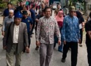Diarak Ratusan Warga, Inkumben Nanang Helmanto Resmi Daftar Calon Kades Lalang Kabung Periode Kedua