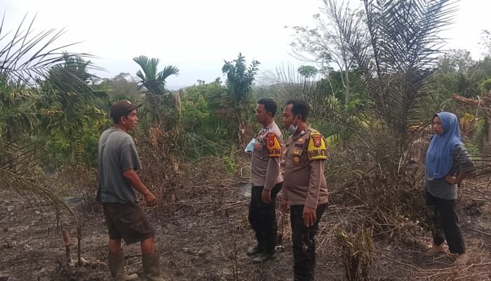 Polres Kaur Cek Titik Api Kebakaran Lahan Warga di Desa Wayhawang Kec. Maje