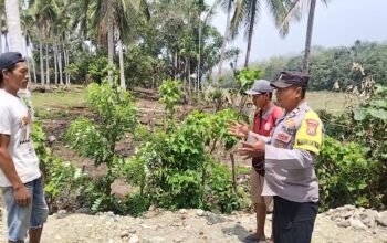 Bhabinkamtibmas Polsek Kaur Tengah Imbau Warga Cegah Karhutla