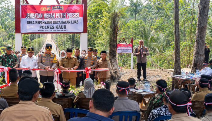 Baru 4 Hari Menjabat, Kapolres Kaur Langsung Resmikan Jembatan Merah Putih Presisi