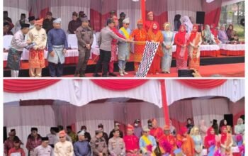 Meriah! Bupati Zukri Lepas Kirab Budaya Helat Pelalawan ke-27
