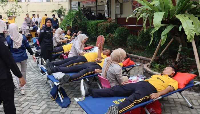 Serentak di Seluruh Indonesia, Polda Bengkulu dan Polres Jajaran Kumpulkan 242 Kantong Darah HUT Humas Polri ke-75
