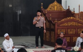 Tak Sekadar Ibadah, Jumat Keliling Kapolda Bengkulu Jadi Momentum Perkuat Silaturahmi dan Kepedulian kepada Masyarakat Lebong