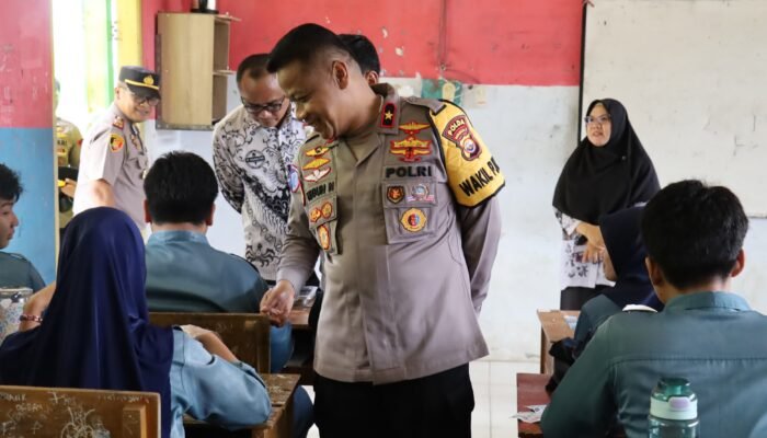 Dukung Program Quick Wins Kapolri, Wakapolda Bengkulu Sosialisasikan Polisi Peduli Pendidikan di SMAN 7 Kota Bengkulu