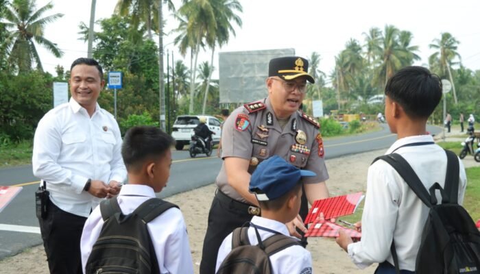 Polisi bersama masyarakat, Polisi peduli pendidikan, Kapolres Kaur dan Jajaran Hadir di Tengah Masyarakat Melalui Gaktur Pagi dan Police Goes to School